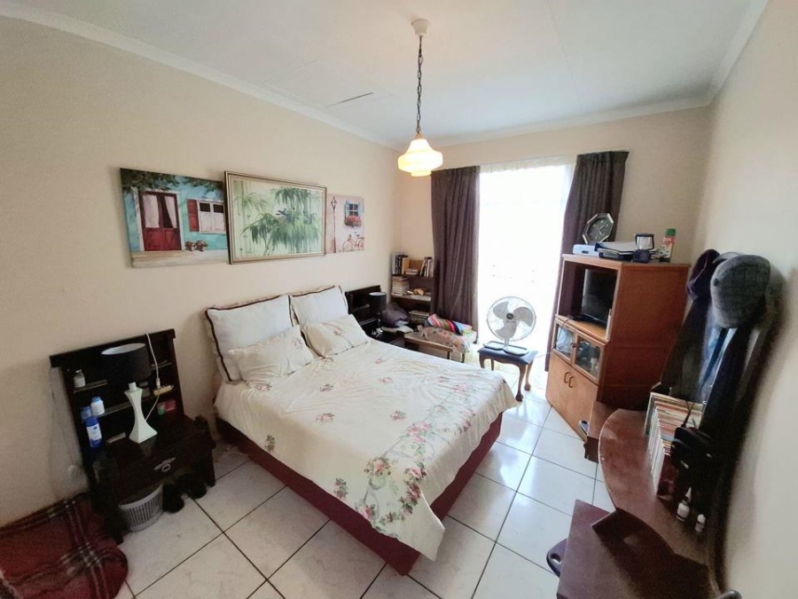 1 Bedroom Property for Sale in Hermanstad Gauteng