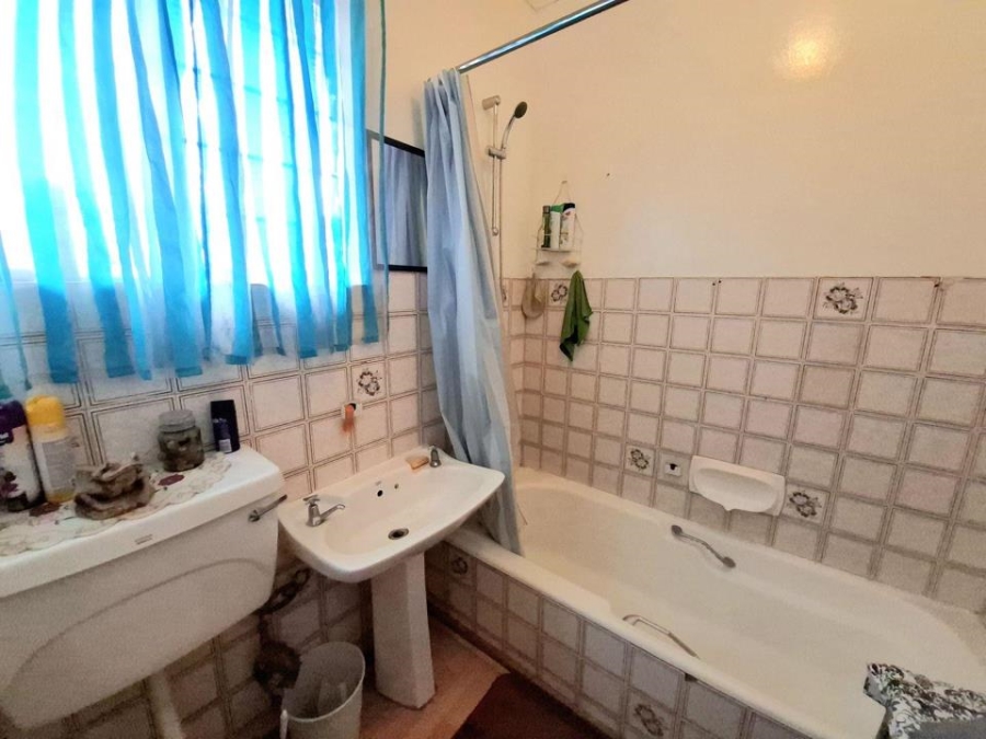 1 Bedroom Property for Sale in Hermanstad Gauteng