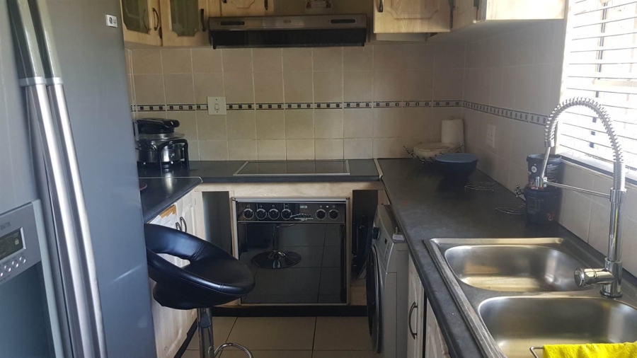 3 Bedroom Property for Sale in Finsbury Gauteng