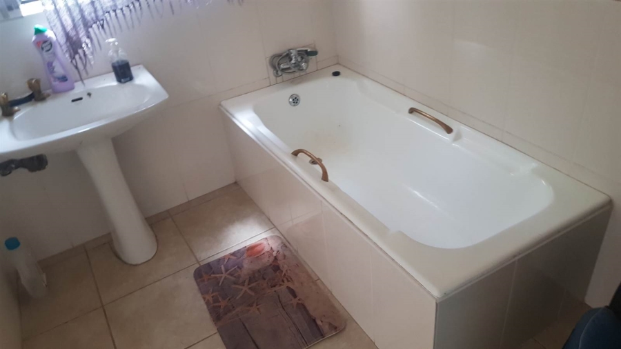 3 Bedroom Property for Sale in Finsbury Gauteng