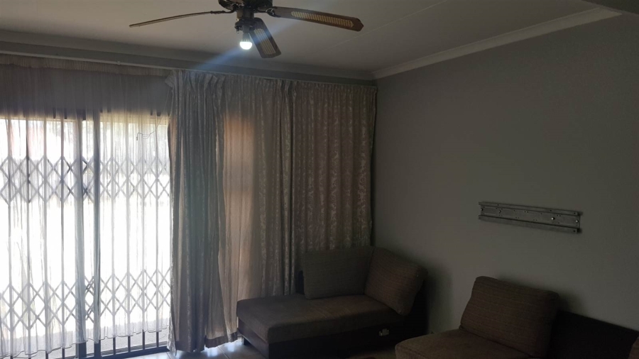 3 Bedroom Property for Sale in Finsbury Gauteng