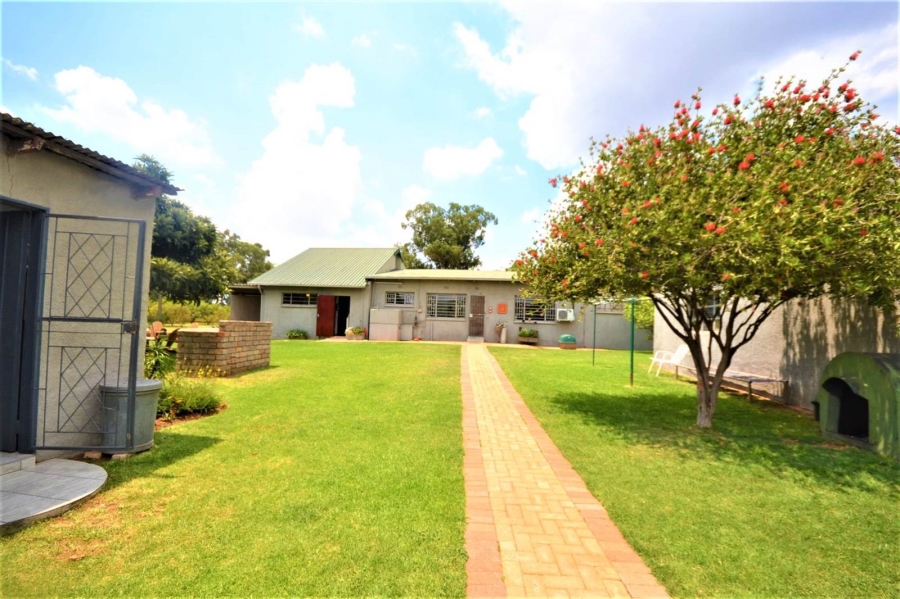 4 Bedroom Property for Sale in Aureus Gauteng