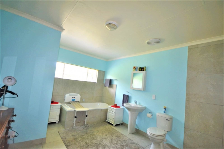 4 Bedroom Property for Sale in Aureus Gauteng