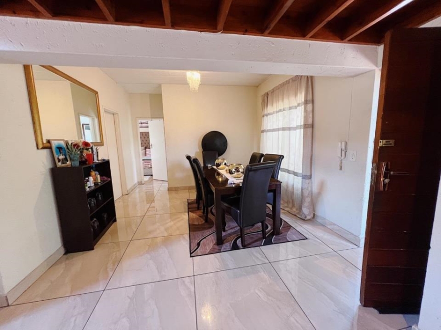 2 Bedroom Property for Sale in Sunninghill Gauteng