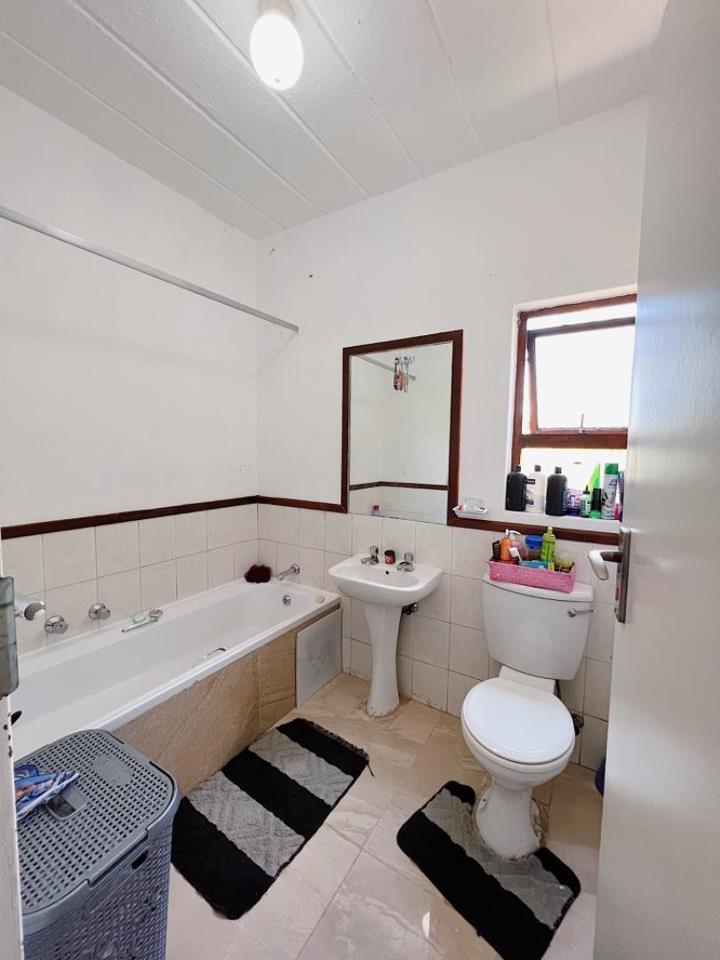 2 Bedroom Property for Sale in Sunninghill Gauteng