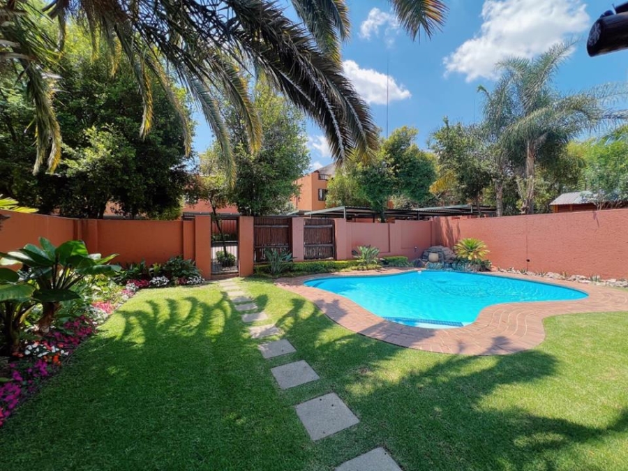 2 Bedroom Property for Sale in Sunninghill Gauteng