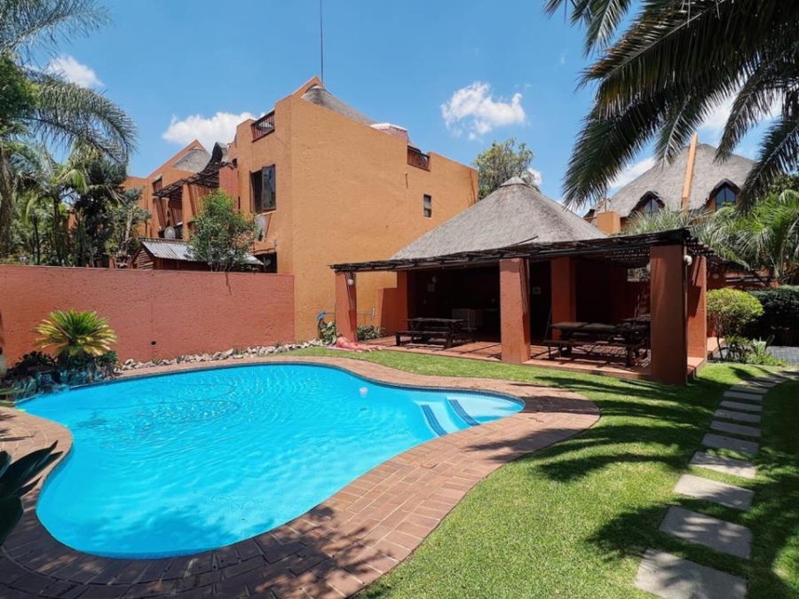 2 Bedroom Property for Sale in Sunninghill Gauteng