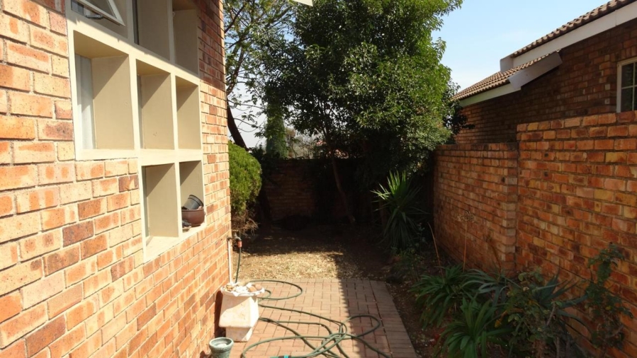 2 Bedroom Property for Sale in Halfway Gardens Gauteng