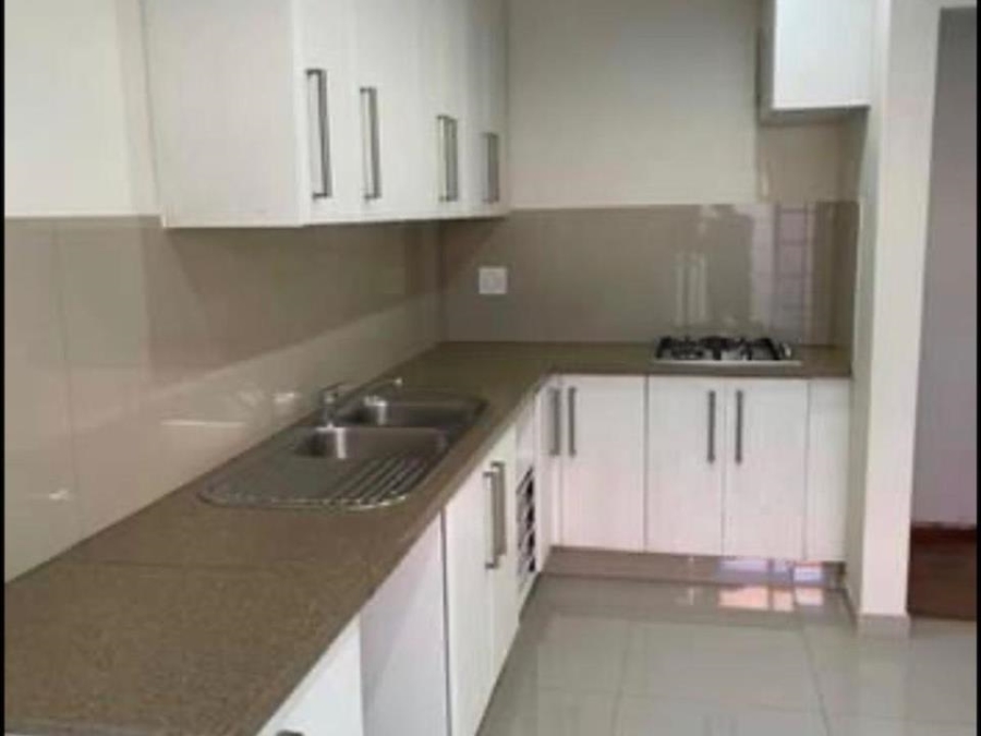 To Let 1 Bedroom Property for Rent in Gallo Manor Gauteng