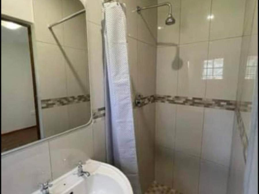 To Let 1 Bedroom Property for Rent in Gallo Manor Gauteng