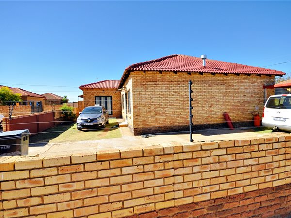 2 Bedroom Property for Sale in Robin Acres Gauteng