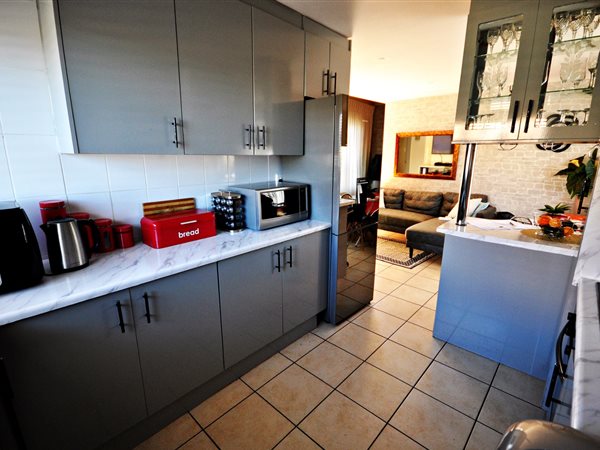 2 Bedroom Property for Sale in Aureus Gauteng