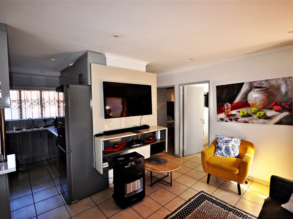 2 Bedroom Property for Sale in Aureus Gauteng