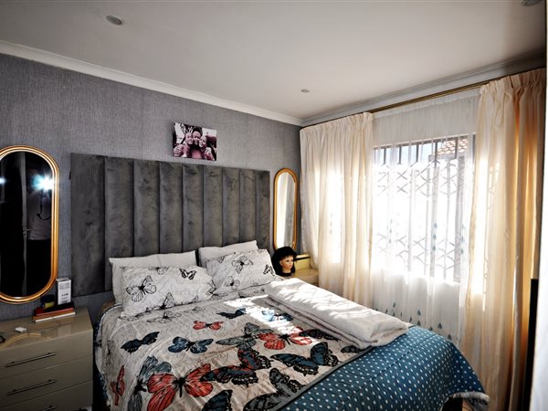 2 Bedroom Property for Sale in Aureus Gauteng