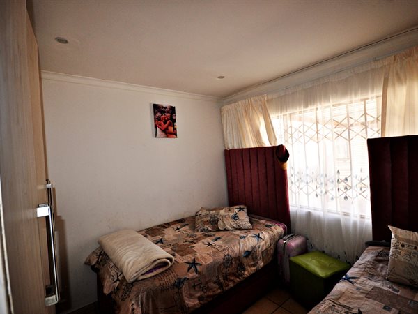 2 Bedroom Property for Sale in Aureus Gauteng