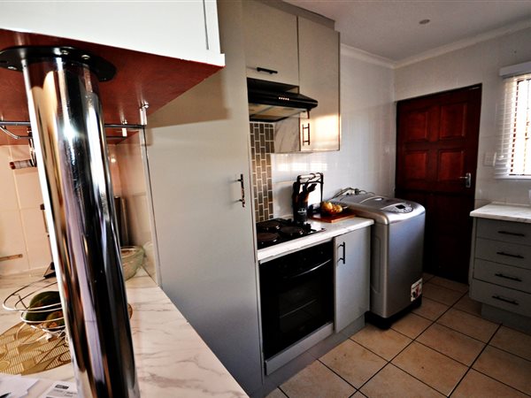 2 Bedroom Property for Sale in Aureus Gauteng