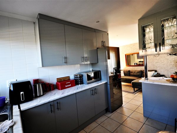 2 Bedroom Property for Sale in Aureus Gauteng