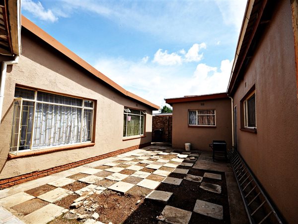 4 Bedroom Property for Sale in Westergloor Gauteng