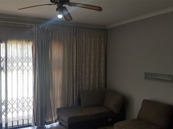 3 Bedroom Property for Sale in Finsbury Gauteng