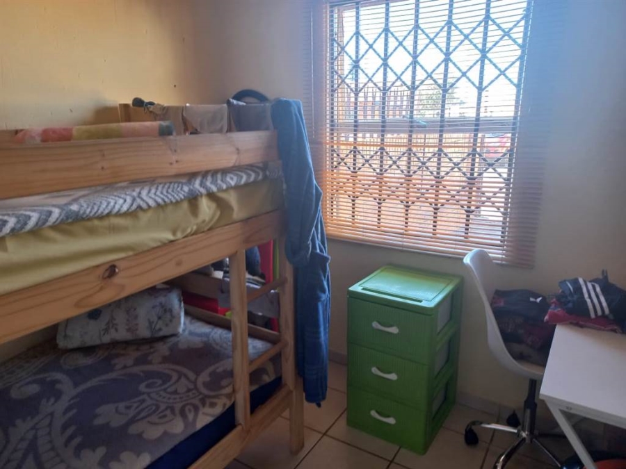 2 Bedroom Property for Sale in Finsbury Gauteng