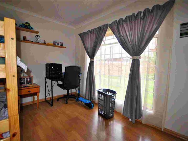 2 Bedroom Property for Sale in Eike Park Gauteng