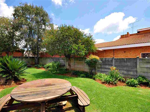 2 Bedroom Property for Sale in Eike Park Gauteng