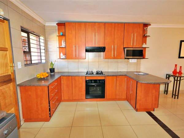 2 Bedroom Property for Sale in Toekomsrus Gauteng