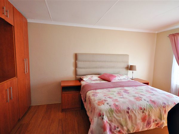 2 Bedroom Property for Sale in Toekomsrus Gauteng