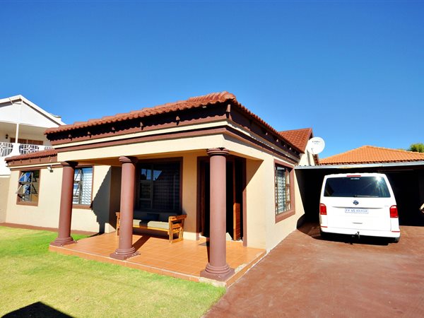 2 Bedroom Property for Sale in Toekomsrus Gauteng