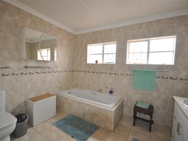 4 Bedroom Property for Sale in Monument Gauteng