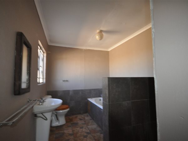 4 Bedroom Property for Sale in Hillside AH Gauteng