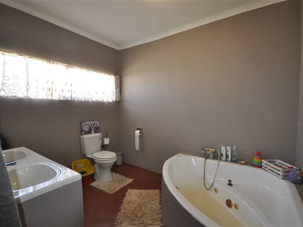 4 Bedroom Property for Sale in Hillside AH Gauteng