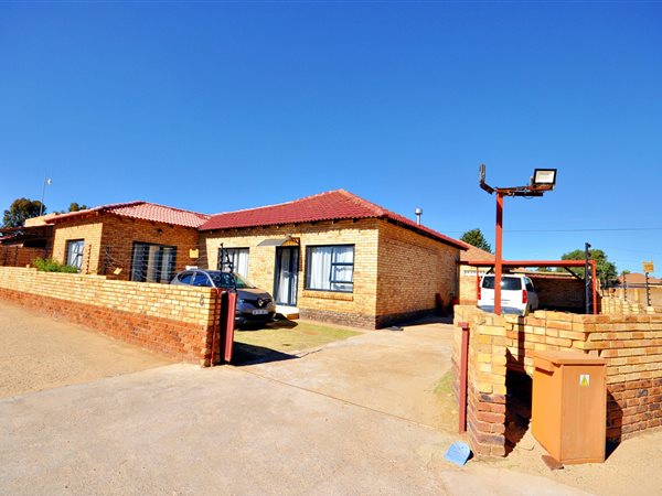 3 Bedroom Property for Sale in Robinson Gauteng