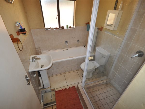 3 Bedroom Property for Sale in Helikonpark Gauteng