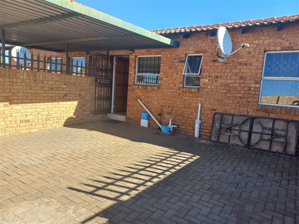 2 Bedroom Property for Sale in Finsbury Gauteng