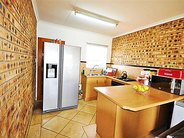 2 Bedroom Property for Sale in Finsbury Gauteng