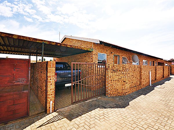 2 Bedroom Property for Sale in Finsbury Gauteng