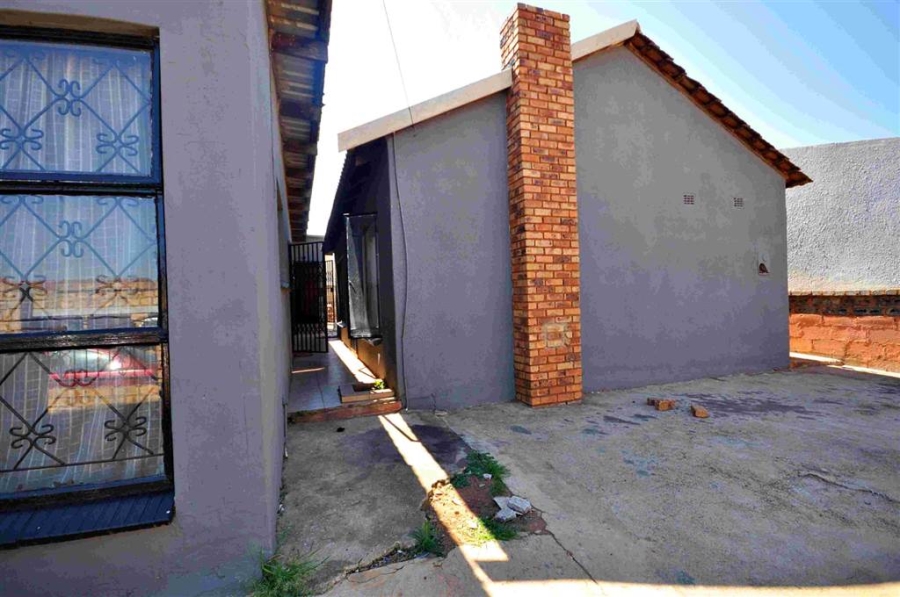 3 Bedroom Property for Sale in Mohlakeng Gauteng