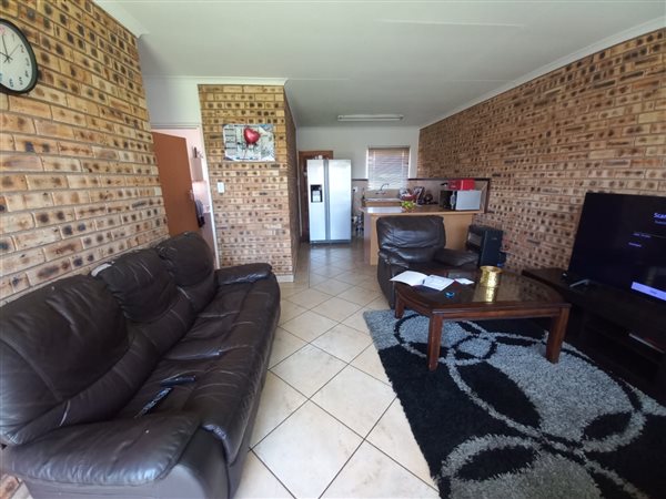 2 Bedroom Property for Sale in Finsbury Gauteng