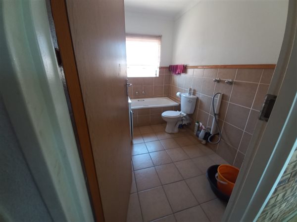 2 Bedroom Property for Sale in Finsbury Gauteng