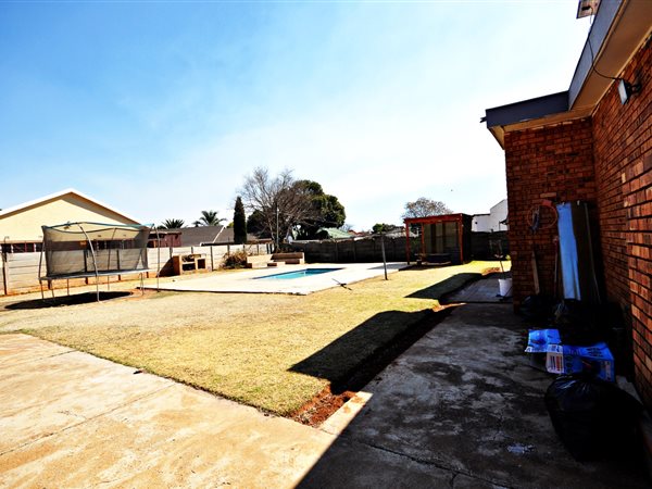 4 Bedroom Property for Sale in Westonaria Gauteng