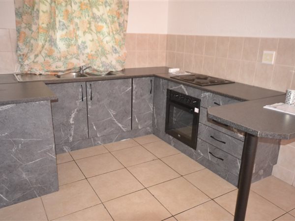 3 Bedroom Property for Sale in Helikonpark Gauteng