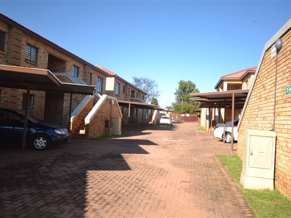 3 Bedroom Property for Sale in Helikonpark Gauteng