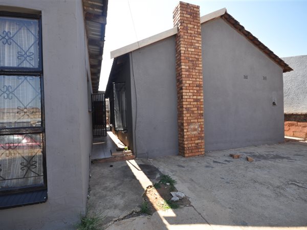 3 Bedroom Property for Sale in Mohlakeng Gauteng