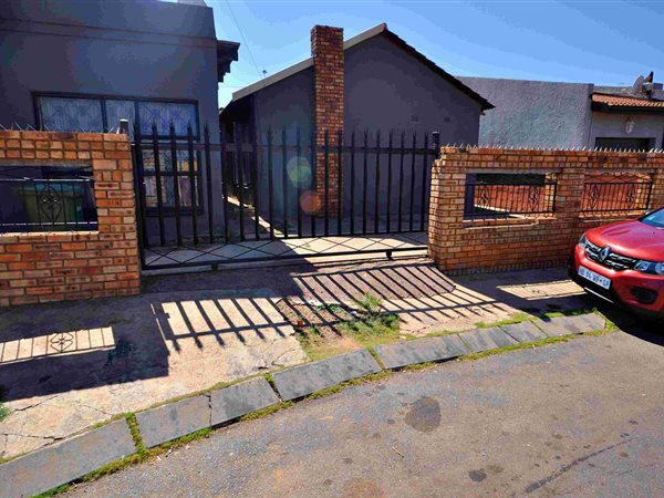 3 Bedroom Property for Sale in Mohlakeng Gauteng