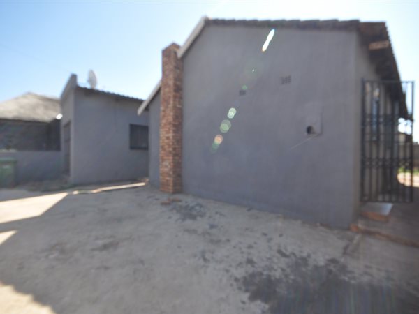 3 Bedroom Property for Sale in Mohlakeng Gauteng