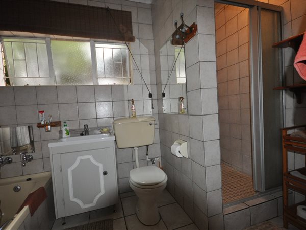 3 Bedroom Property for Sale in Helikonpark Gauteng