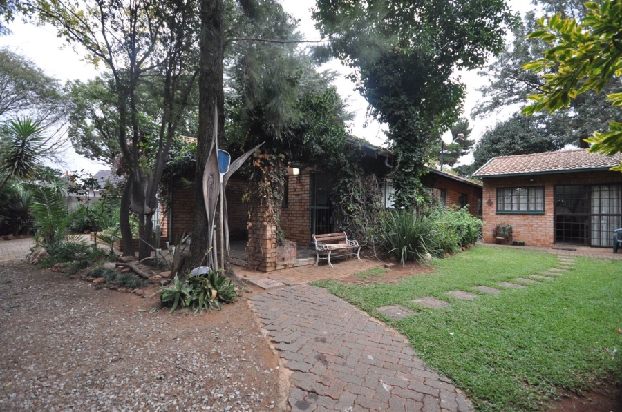 3 Bedroom Property for Sale in Helikonpark Gauteng