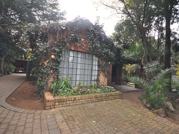 3 Bedroom Property for Sale in Helikonpark Gauteng