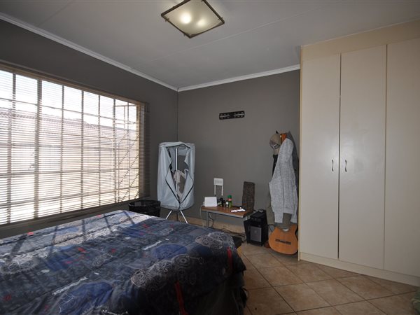 2 Bedroom Property for Sale in Eike Park Gauteng